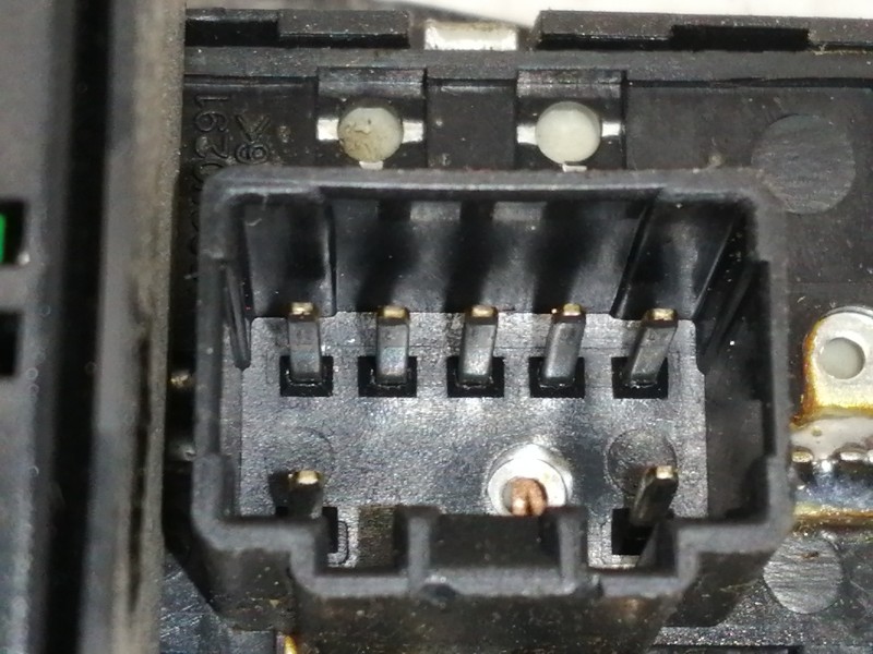 Recambio de mando elevalunas delantero izquierdo para hyundai accent (lc) gls crdi referencia OEM IAM 620W10270  