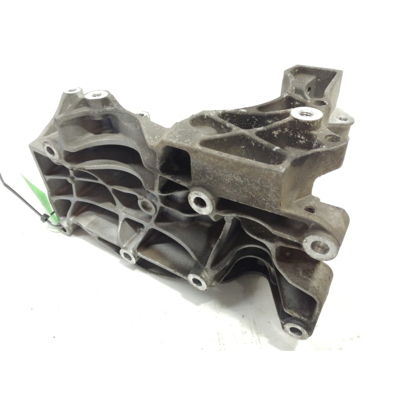 Recambio de soporte alternador para bmw serie 1 berlina (e81/e87) 2.0 turbodiesel cat referencia OEM IAM 13992010  