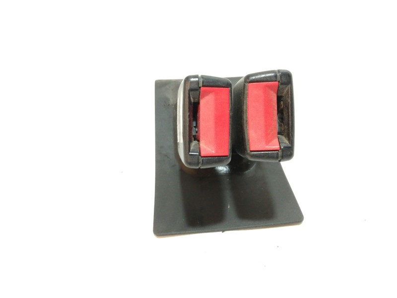 Recambio de enganche cinturon trasero central para mini mini (r50,r53) cooper referencia OEM IAM 5321261A  