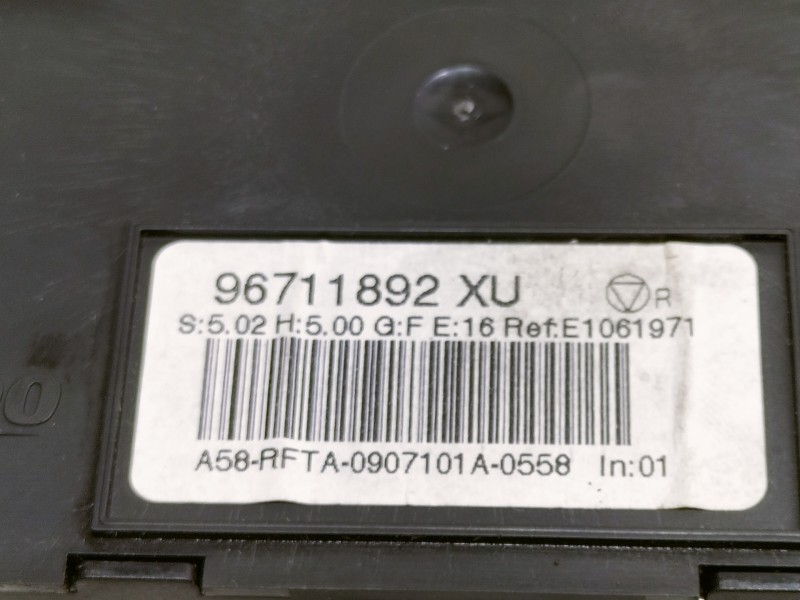 Recambio de mando calefaccion / aire acondicionado para citroën c3 picasso exclusive referencia OEM IAM 96711892XU E1061971 