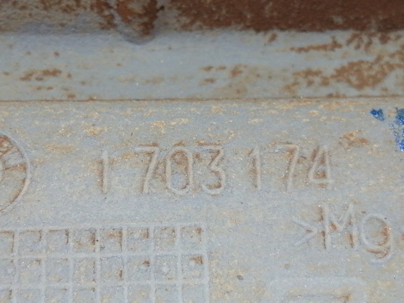 Recambio de tapa balancines para bmw x5 (e53) 4.4i automático referencia OEM IAM 1703174  IZQUIERDA