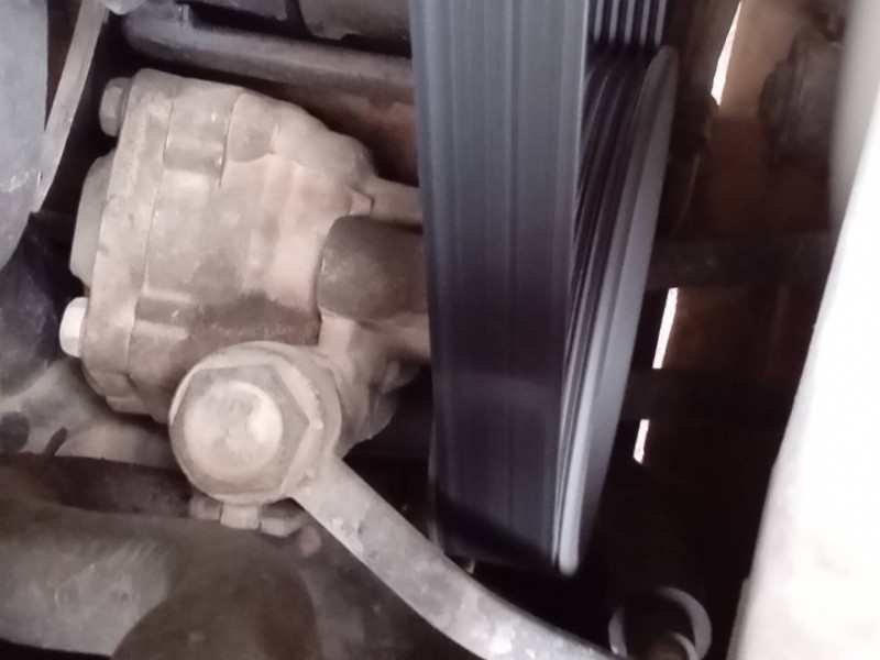 Recambio de bomba direccion para kia sorento 2.5 crdi vgt ex1 referencia OEM IAM 76024  