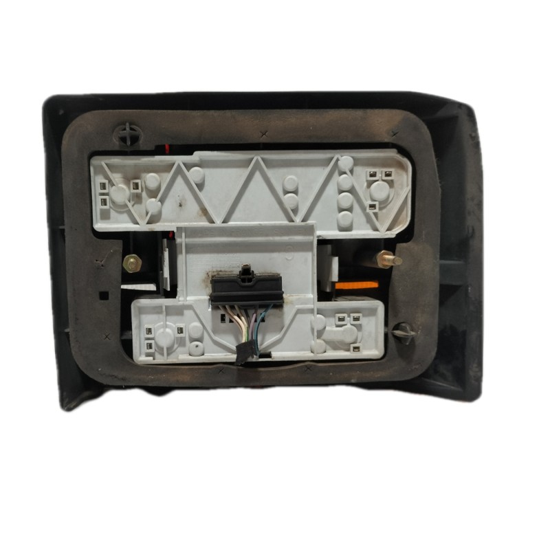 Recambio de piloto trasero izquierdo para renault 19 hatchback (b/c53) 1.4 referencia OEM IAM   