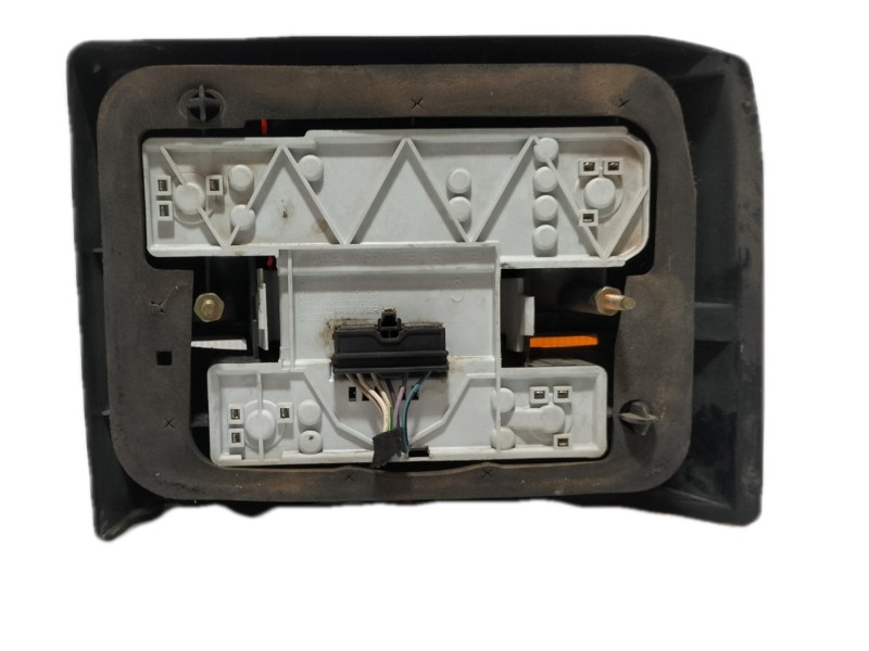 Recambio de piloto trasero izquierdo para renault 19 hatchback (b/c53) 1.4 referencia OEM IAM   