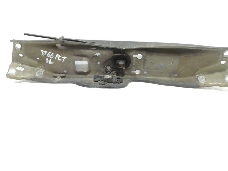 Recambio de travesaño superior para opel astra twin top cosmo referencia OEM IAM 13158750  