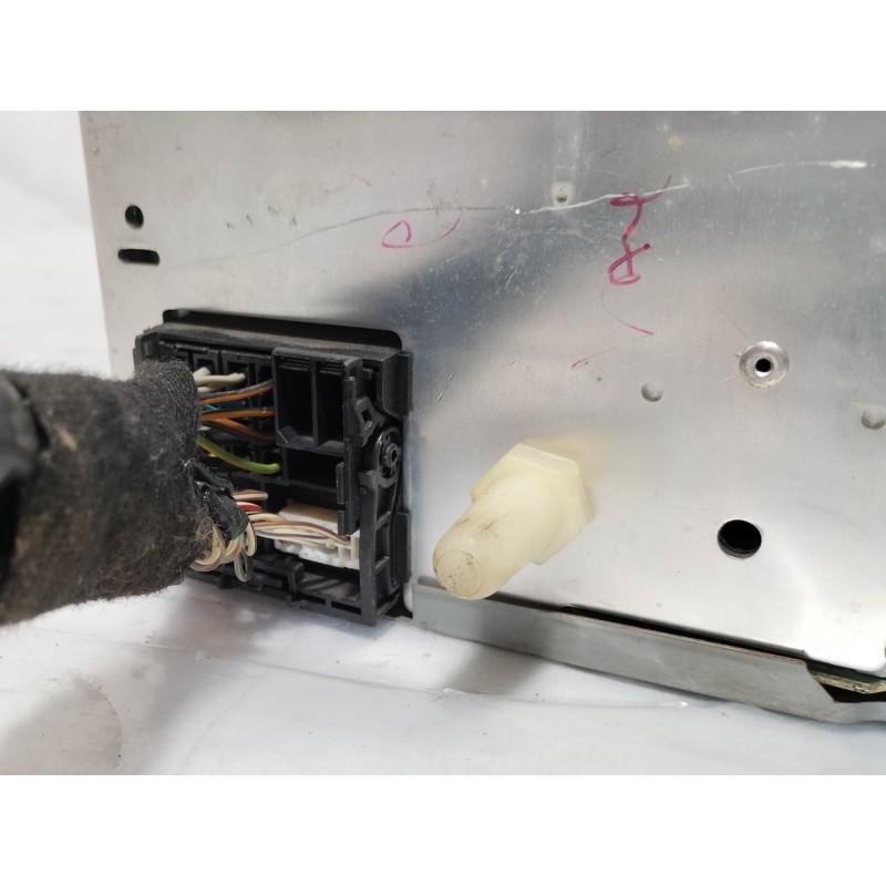 Recambio de sistema audio / radio cd para ford fiesta (cbk) ambiente referencia OEM IAM 10R023539  