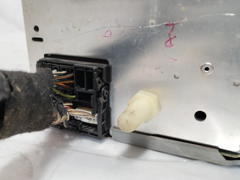 Recambio de sistema audio / radio cd para ford fiesta (cbk) ambiente referencia OEM IAM 10R023539  