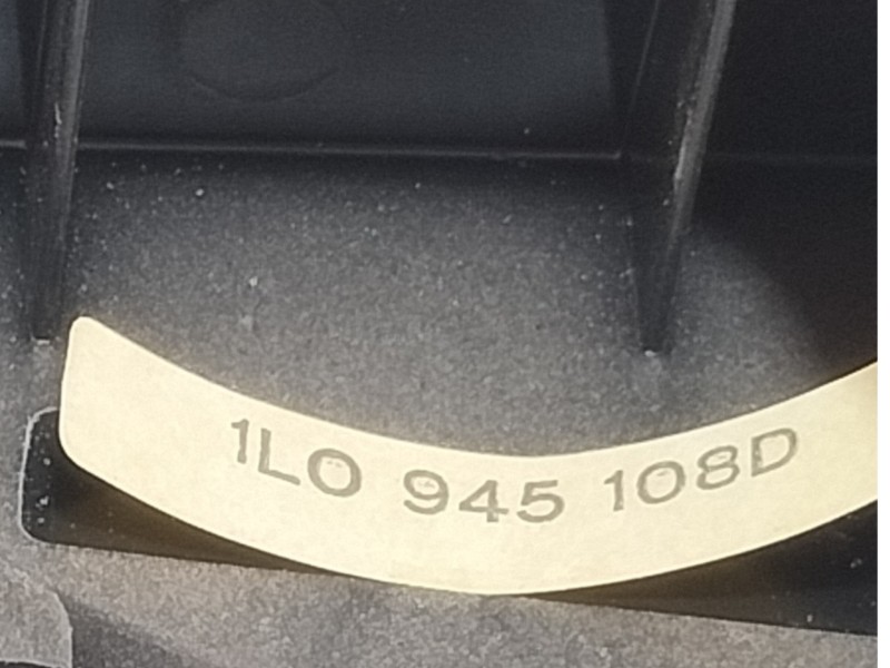 Recambio de piloto trasero derecho para seat toledo (1l) referencia OEM IAM 1L0945108D  