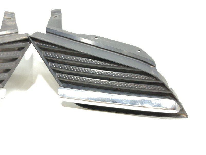 Recambio de rejilla delantera para nissan primera berlina (p12) acenta referencia OEM IAM 60008280  