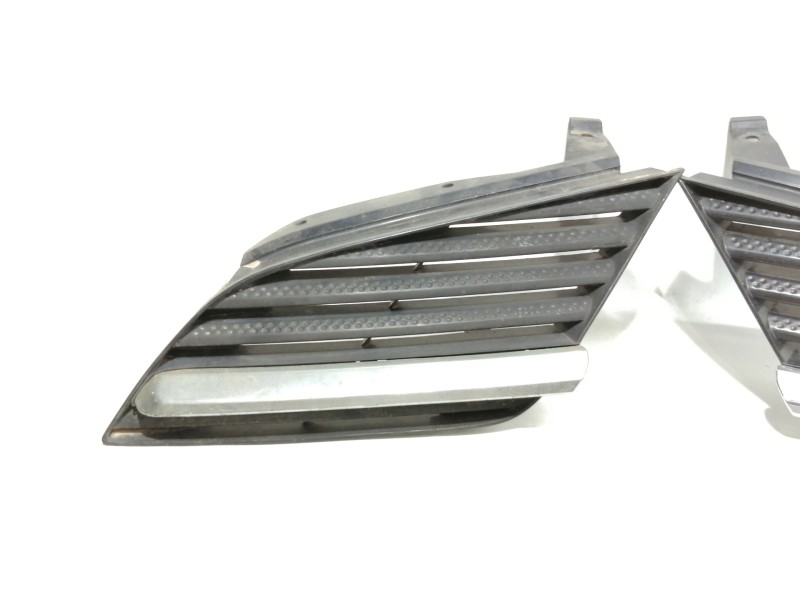 Recambio de rejilla delantera para nissan primera berlina (p12) acenta referencia OEM IAM 60008280  