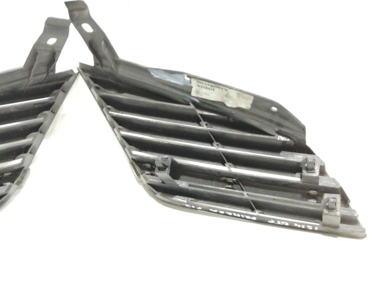 Recambio de rejilla delantera para nissan primera berlina (p12) acenta referencia OEM IAM 60008280  