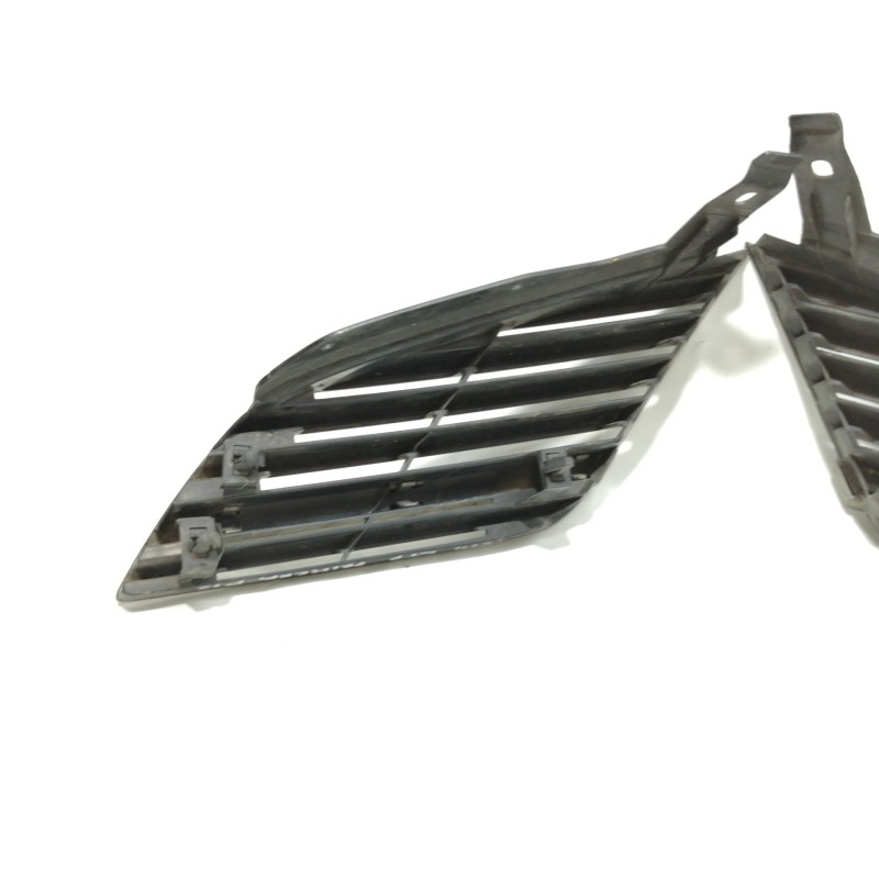 Recambio de rejilla delantera para nissan primera berlina (p12) acenta referencia OEM IAM 60008280  