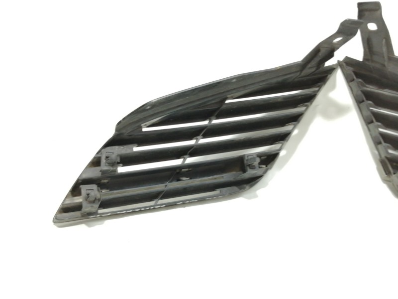 Recambio de rejilla delantera para nissan primera berlina (p12) acenta referencia OEM IAM 60008280  