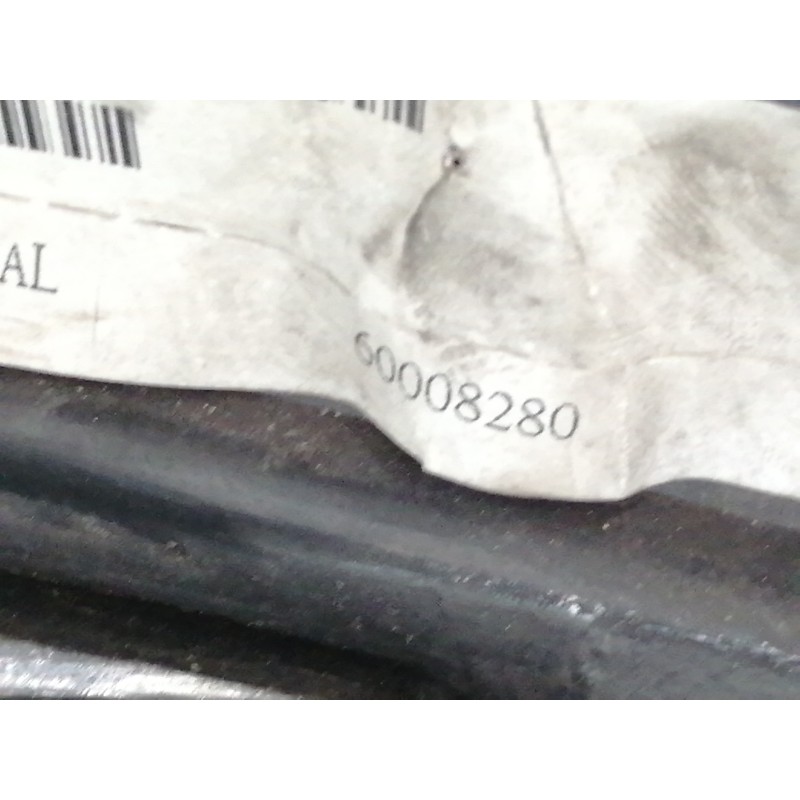 Recambio de rejilla delantera para nissan primera berlina (p12) acenta referencia OEM IAM 60008280  