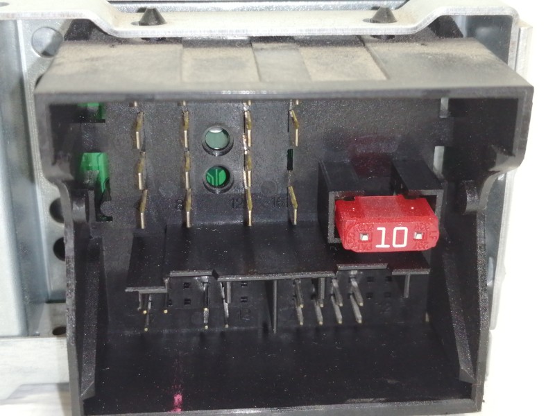 Recambio de sistema audio / radio cd para peugeot 207 sw confort referencia OEM IAM 96750215XT00  