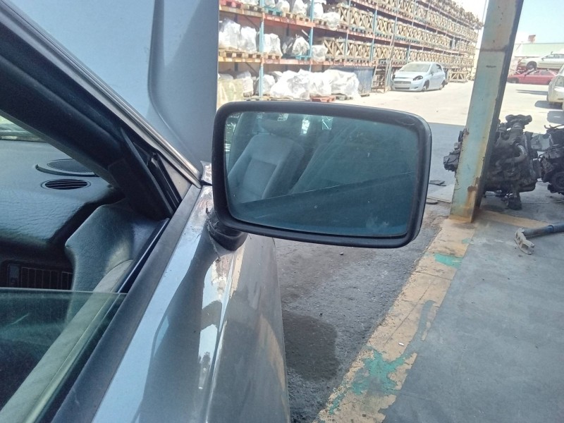 Recambio de retrovisor derecho para audi 80/90 (893) 80 referencia OEM IAM 893857502D  