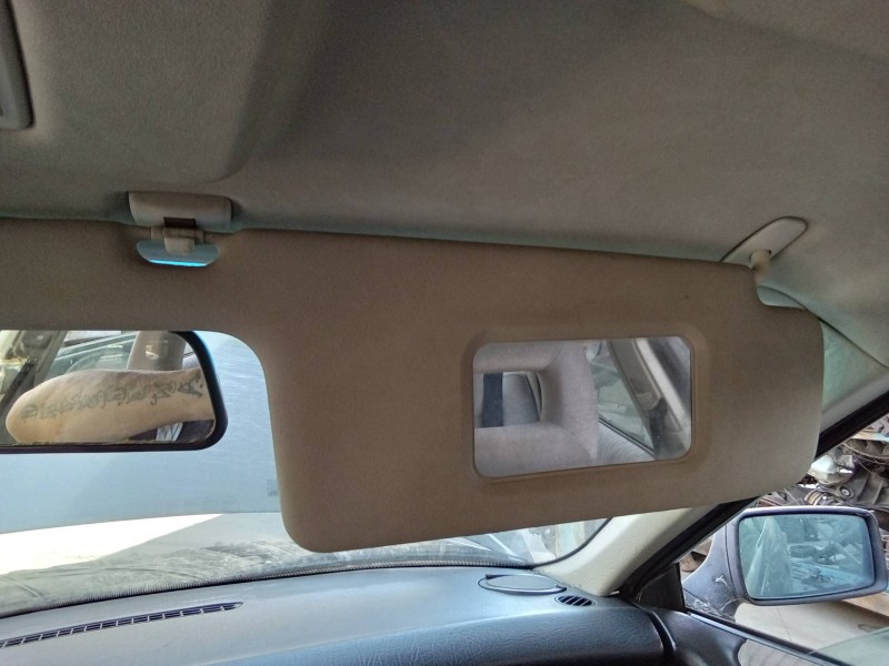 Recambio de parasol derecho para audi 80/90 (893) 80 referencia OEM IAM 893857551  