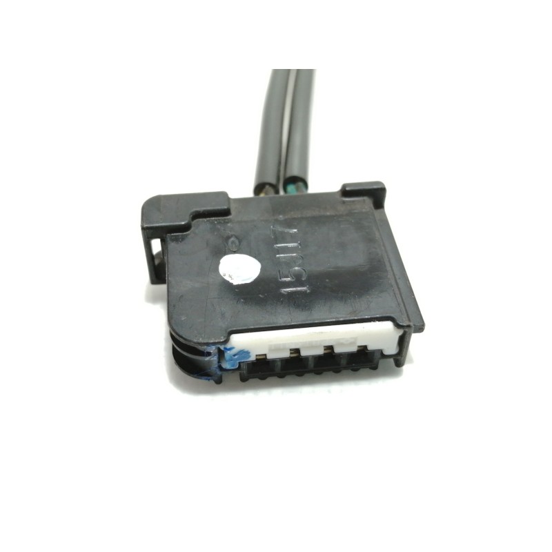 Recambio de enganche cinturon trasero derecho para opel mokka selective referencia OEM IAM 42450185  