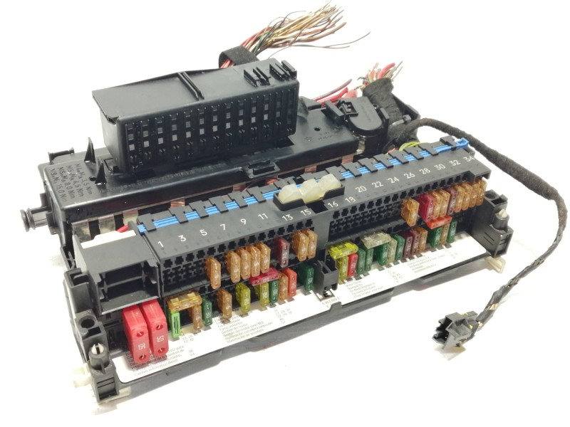 Recambio de caja reles / fusibles para bmw serie 3 compact (e46) 316ti referencia OEM IAM 8364542  