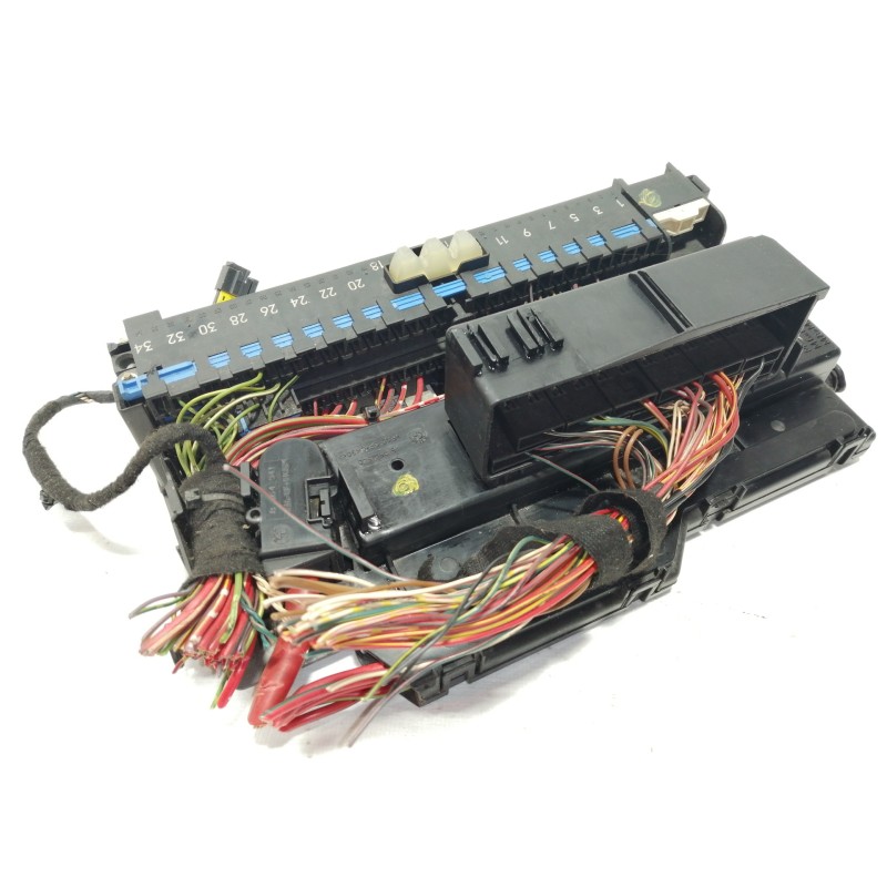 Recambio de caja reles / fusibles para bmw serie 3 compact (e46) 316ti referencia OEM IAM 8364542  