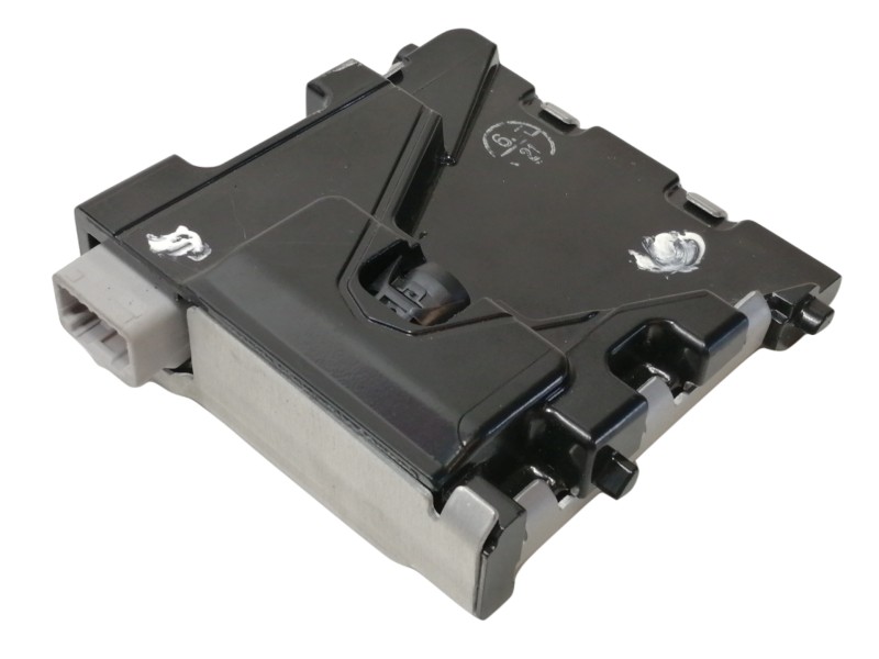 Recambio de modulo electronico para toyota prius (zvw50) basis referencia OEM IAM 8646C47010  