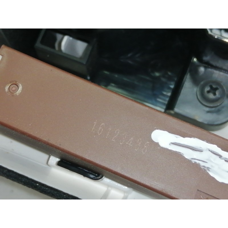 Recambio de moldura para toyota prius (zvw50) basis referencia OEM IAM 5880447121  