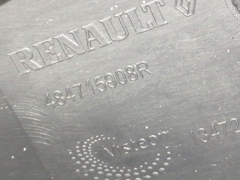 Recambio de moldura para renault captur 0.9 tce referencia OEM IAM 484715908R  