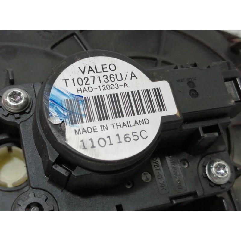 Recambio de motor apertura trampillas climatizador para opel mokka selective referencia OEM IAM T1027136U  