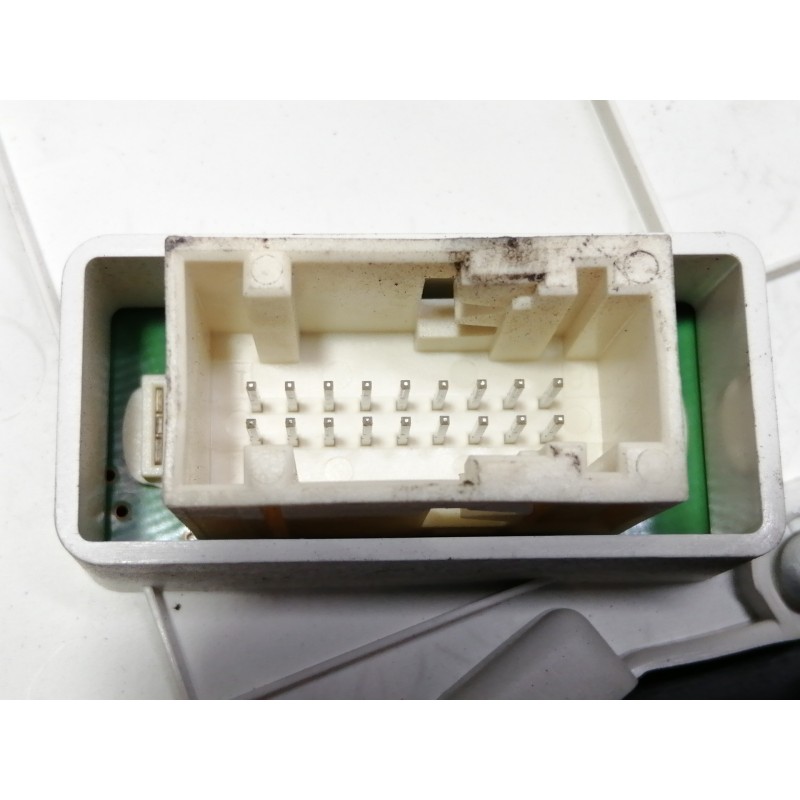 Recambio de cuadro instrumentos para peugeot 206+ básico referencia OEM IAM 9666636880  