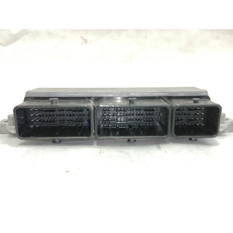 Recambio de centralita motor uce para renault captur 0.9 tce referencia OEM IAM 237104736R  