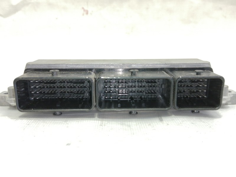 Recambio de centralita motor uce para renault captur 0.9 tce referencia OEM IAM 237104736R  