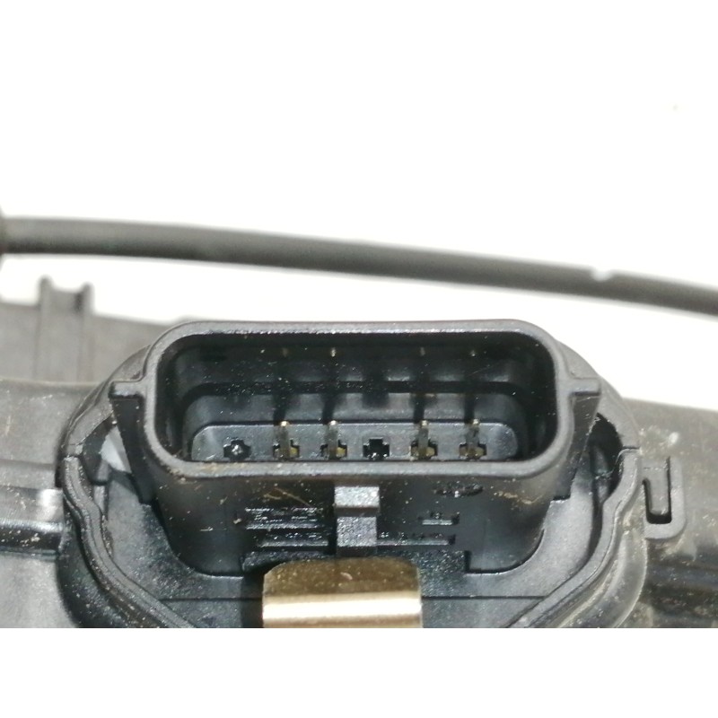 Recambio de cerradura puerta trasera derecha para renault captur 0.9 tce referencia OEM IAM 805027072R  