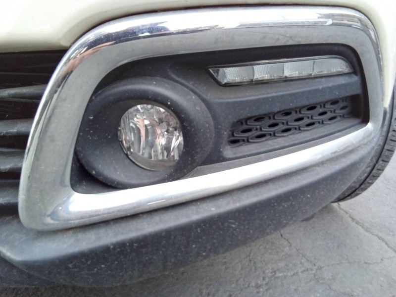 Recambio de faro antiniebla izquierdo para renault captur 0.9 tce referencia OEM IAM 261500097RB  