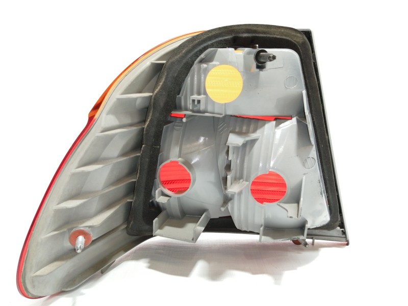 Recambio de piloto trasero derecho para bmw serie 3 berlina (e46) 320d referencia OEM IAM 8364922  