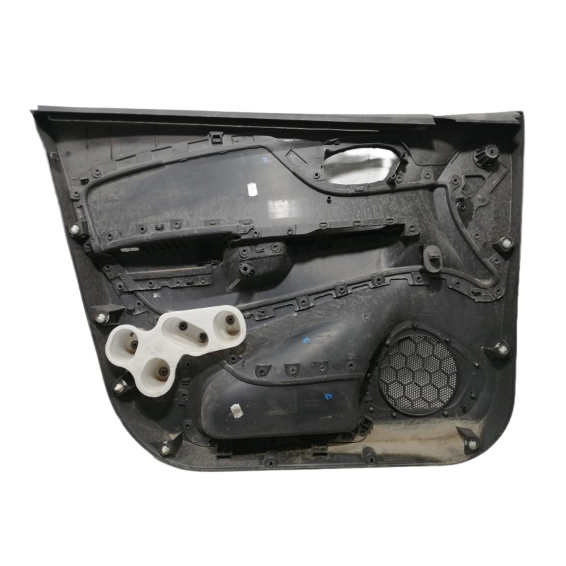 Recambio de guarnecido puerta delantera derecha para renault captur 0.9 tce referencia OEM IAM 156067391 156067351 156067371