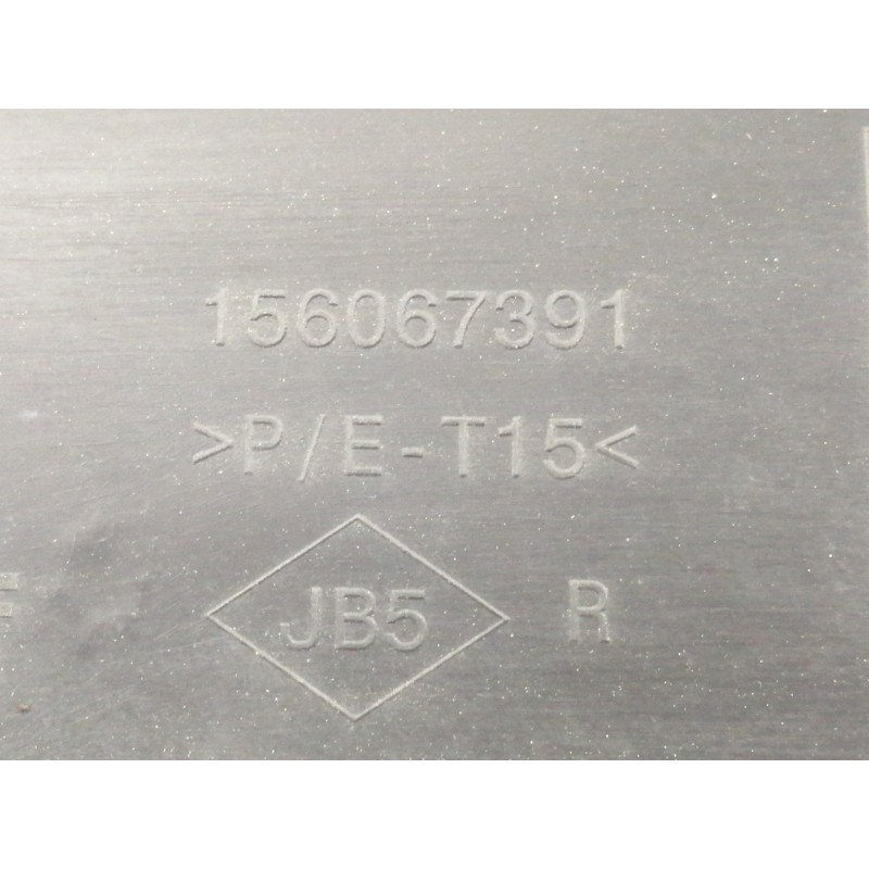 Recambio de guarnecido puerta delantera derecha para renault captur 0.9 tce referencia OEM IAM 156067391 156067351 156067371