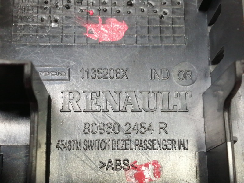 Recambio de mando elevalunas delantero derecho para renault captur 0.9 tce referencia OEM IAM 809602454R  