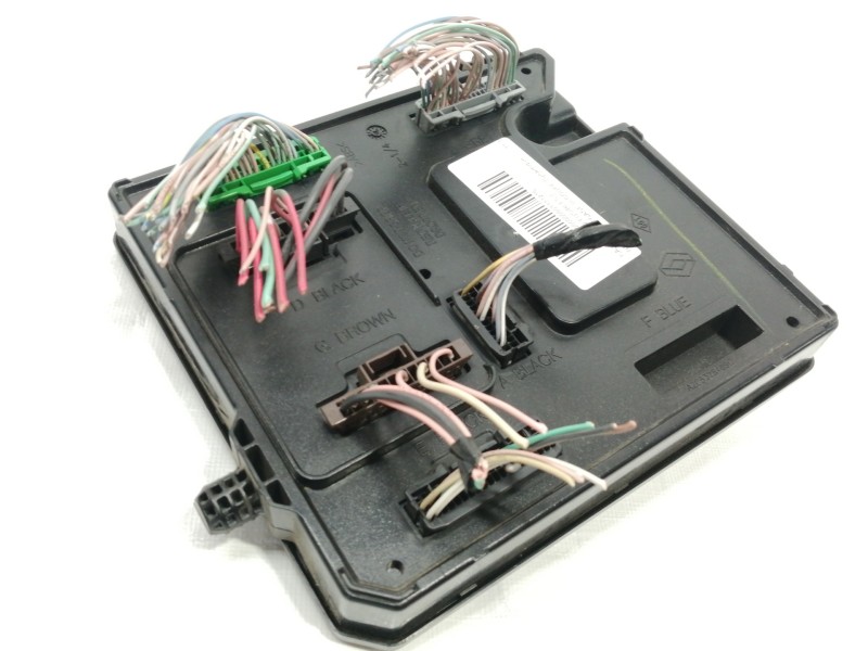 Recambio de caja reles / fusibles para renault megane iii coupe dynamique referencia OEM IAM 284B15986R  