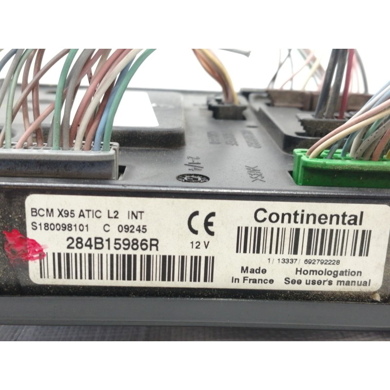 Recambio de caja reles / fusibles para renault megane iii coupe dynamique referencia OEM IAM 284B15986R  