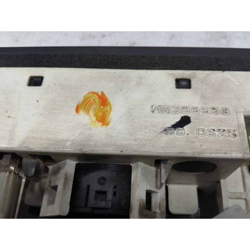 Recambio de mando calefaccion / aire acondicionado para mitsubishi space wagon (n80/n90) 2,4 glx referencia OEM IAM MR398658  