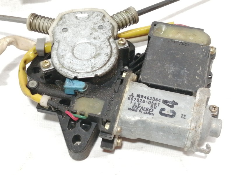 Recambio de elevalunas trasero derecho para mitsubishi space wagon (n80/n90) 2,4 glx referencia OEM IAM 0620200541  