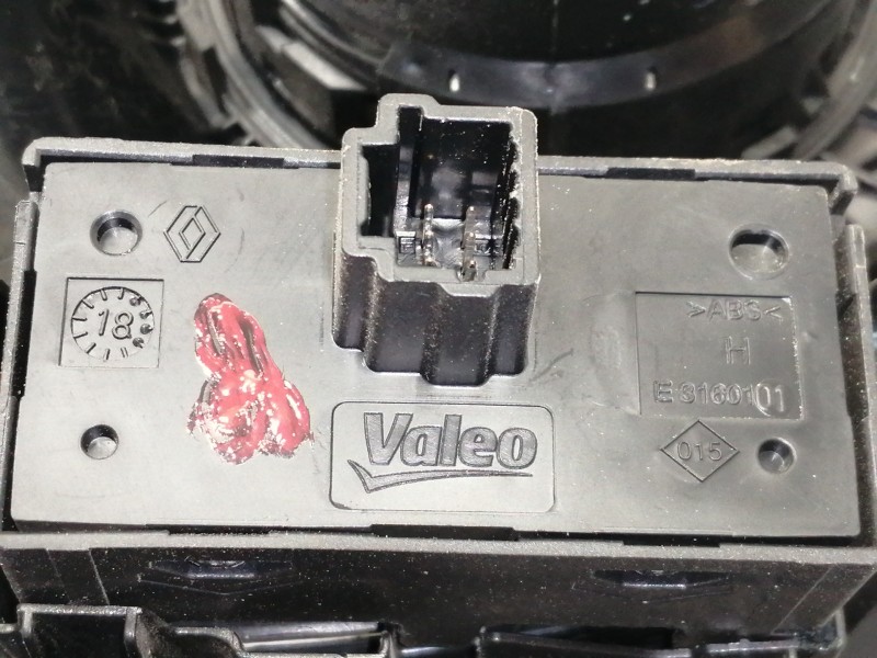 Recambio de warning para dacia sandero stepway referencia OEM IAM E3160101  