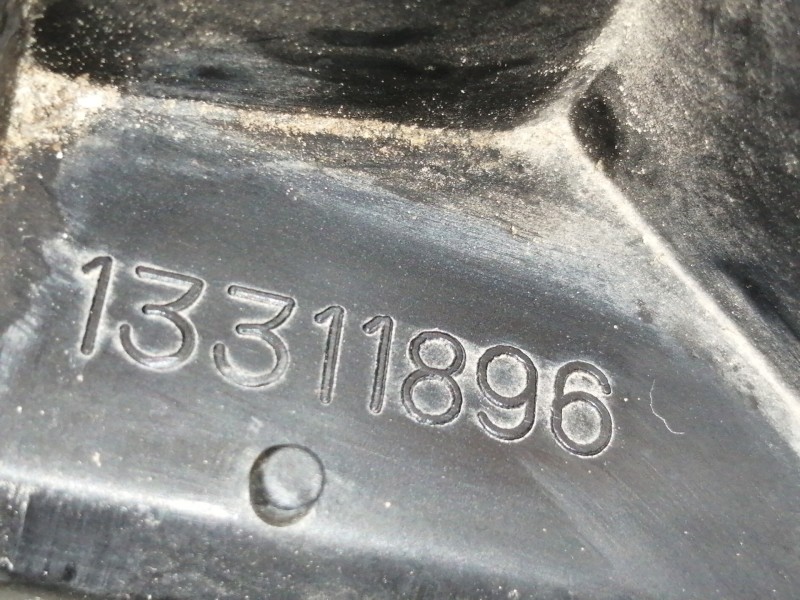 Recambio de filtro aire para chevrolet cruze lt referencia OEM IAM 13311896  