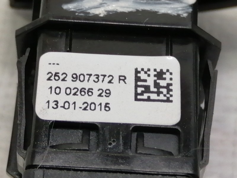 Recambio de warning para renault captur 0.9 tce referencia OEM IAM 252907372R  