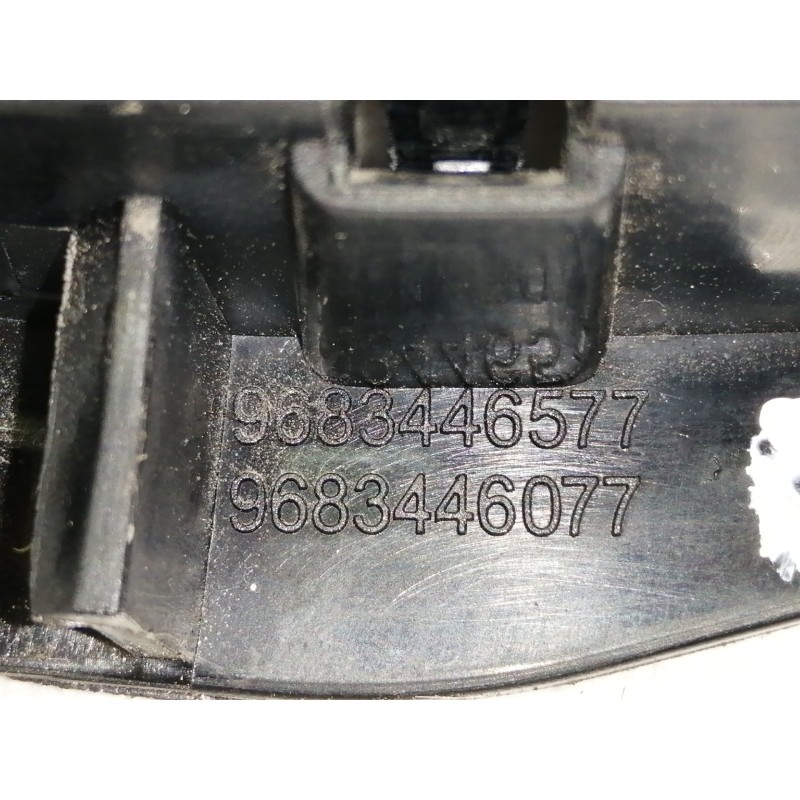 Recambio de maneta interior delantera derecha para peugeot 5008 confort referencia OEM IAM 9683446577  