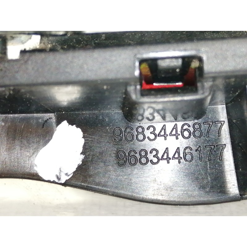 Recambio de maneta interior delantera izquierda para peugeot 5008 confort referencia OEM IAM 9683446877  