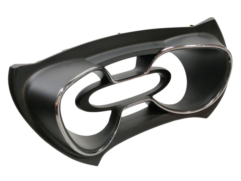 Recambio de moldura para renault captur 0.9 tce referencia OEM IAM 682504768R  