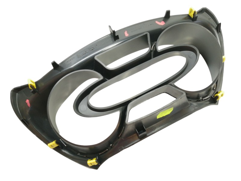 Recambio de moldura para renault captur 0.9 tce referencia OEM IAM 682504768R  