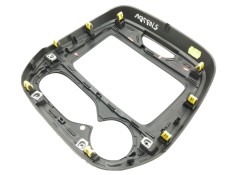 Recambio de moldura para renault captur 0.9 tce referencia OEM IAM 682700795R   2