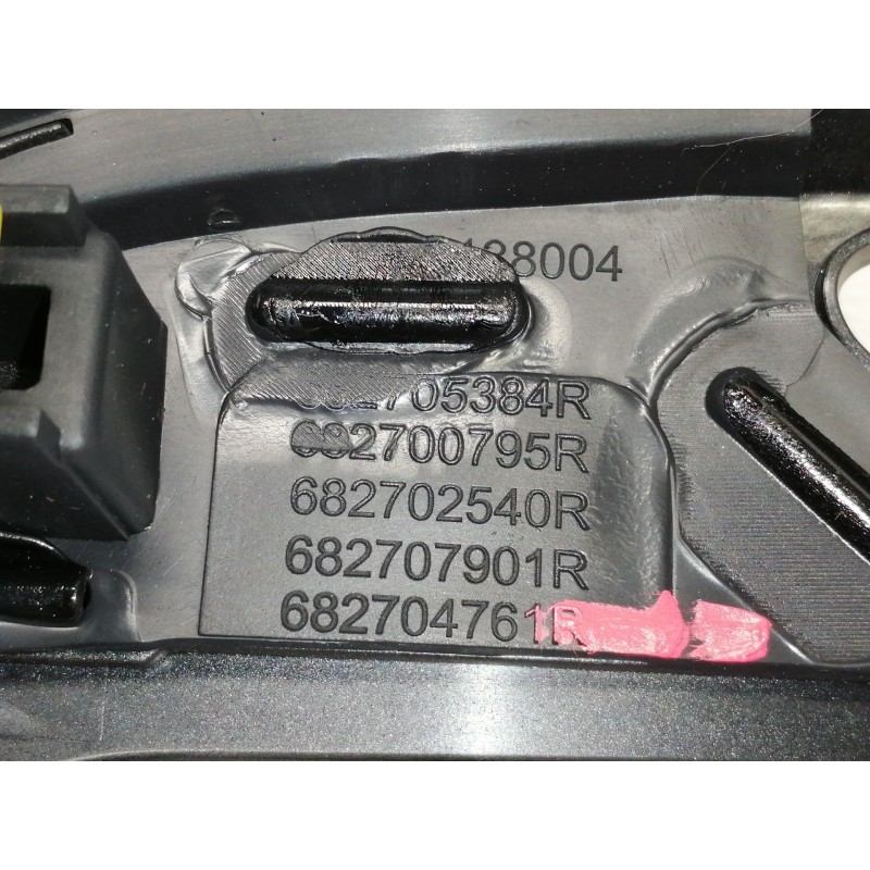 Recambio de moldura para renault captur 0.9 tce referencia OEM IAM 682700795R  
